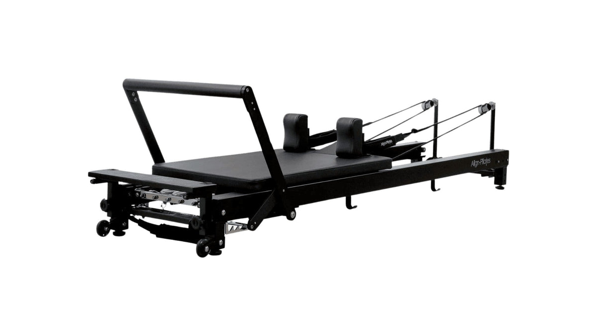 Align Pilates C8-Pro Noir, front angle view of the foot bar and carriage